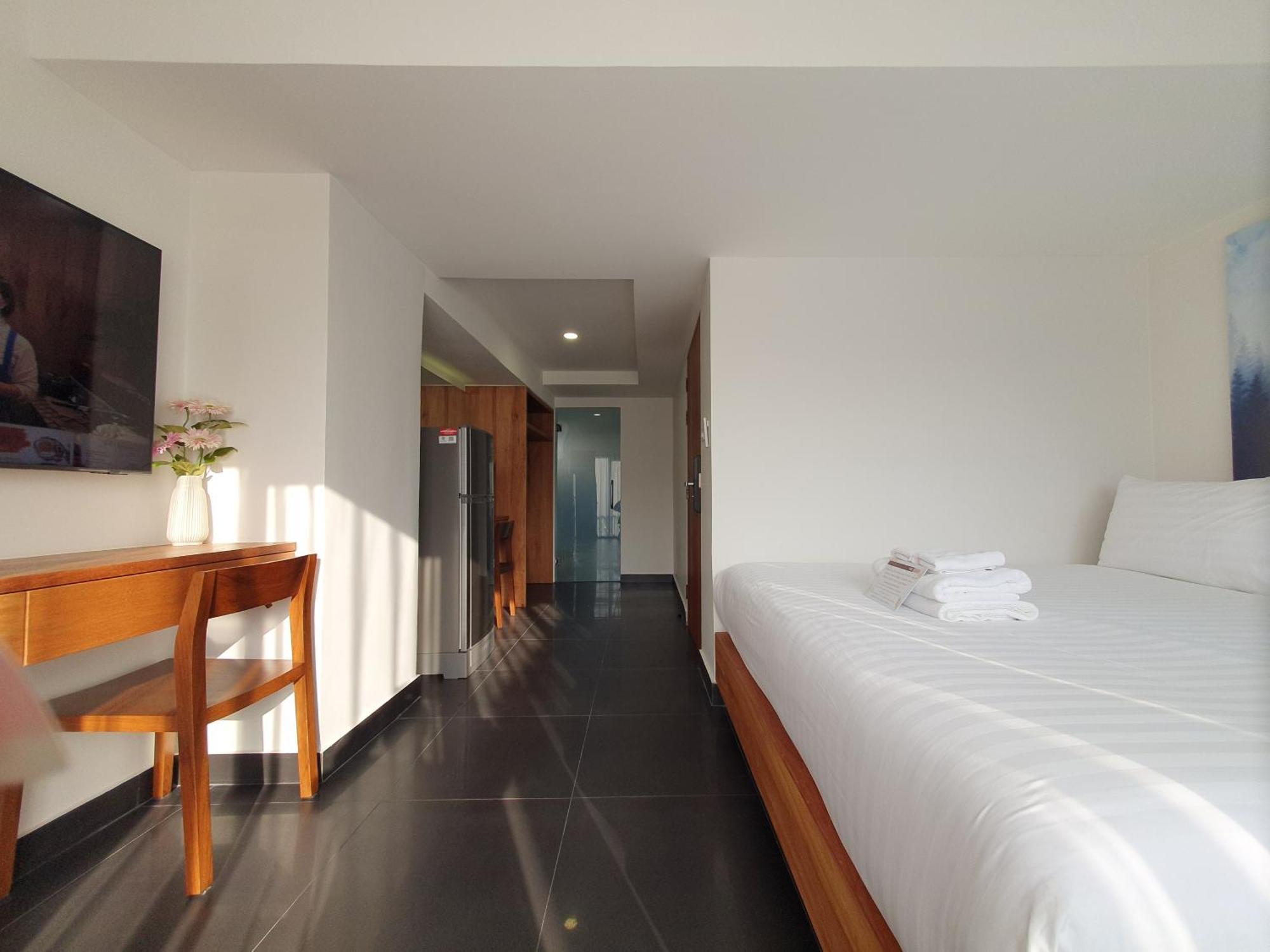 The Sila Suites - Intrawarorot Chiang Mai Exterior foto
